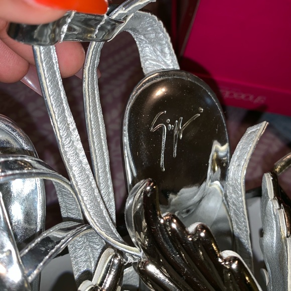 GIUSEPPE ZANOTTI Wing Patent Leather Heels - Picture 2 of 7